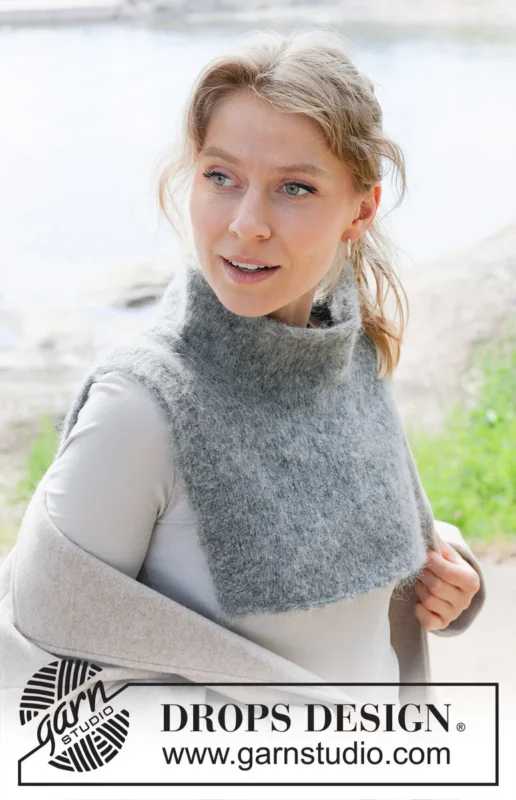 253-27 Moonlit Tide Neck Warmer by DROPS Design Premium