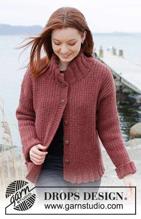 245-27 Rustic Berry Cardigan by DROPS Design Begränsad tid