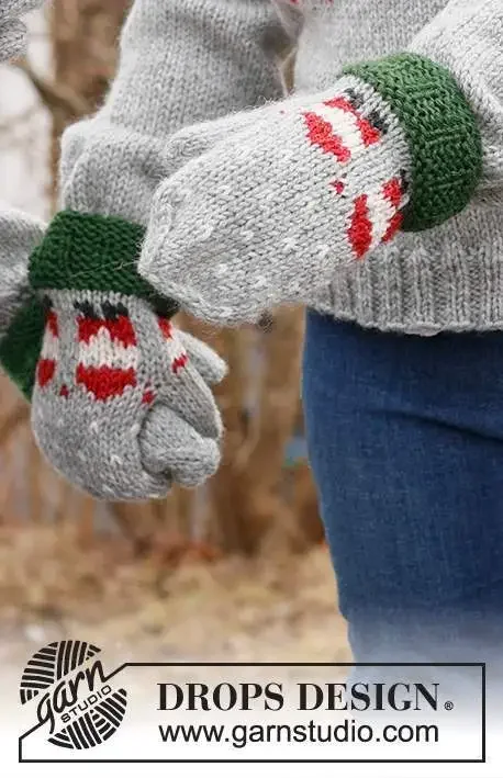 44-16 Santa Time Mittens by DROPS Design Billigare