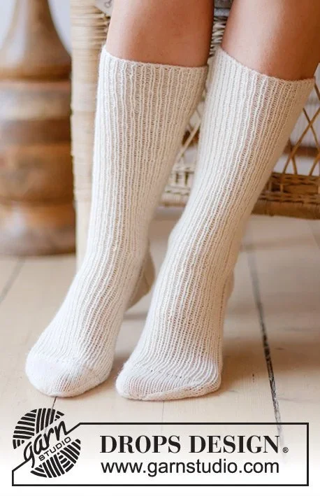 238-26 Coconut Cream by DROPS Design risnedsättning