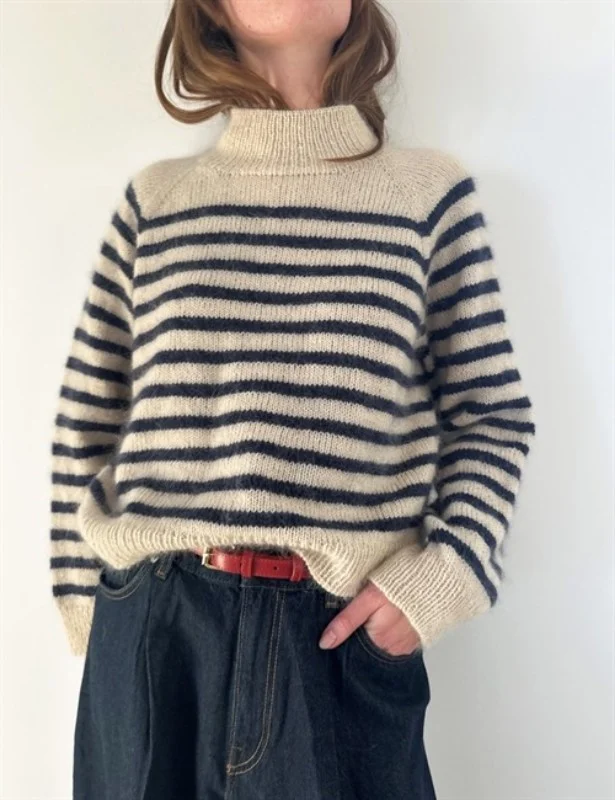 Extra rabatt "MALO SWEATER" (SVENSKA) mönster stickad i en tråd Sunday och en tråd Tynn Silk Mohair, mönster från LeKnit