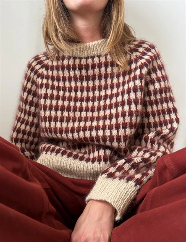 Nedsatt pris "FACET SWEATER" stickad i Tynn Peer gynt och Tynn Silk Mohair Leknit