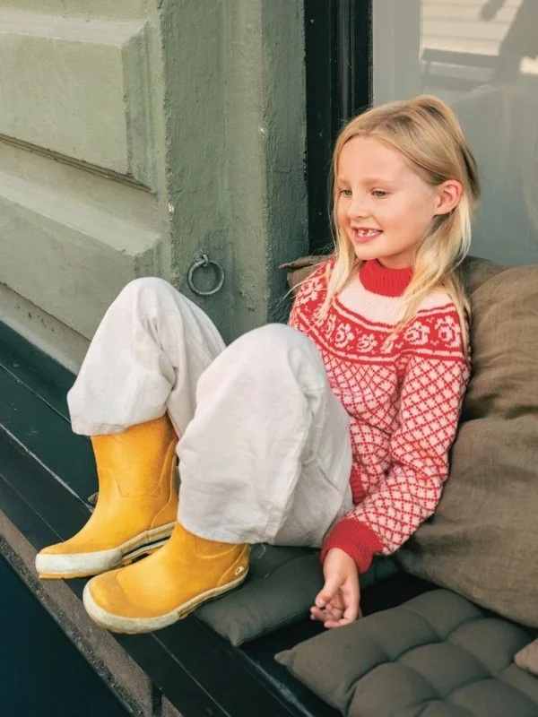 Köp online "BLOME GENSER JUNIOR" stickad i Tynn Peer Gynt 2509-1