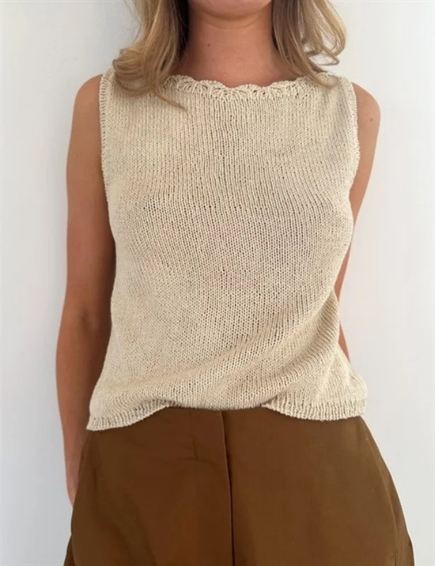 Nyhet "CORA TOP" stickad i Line från LeKnit