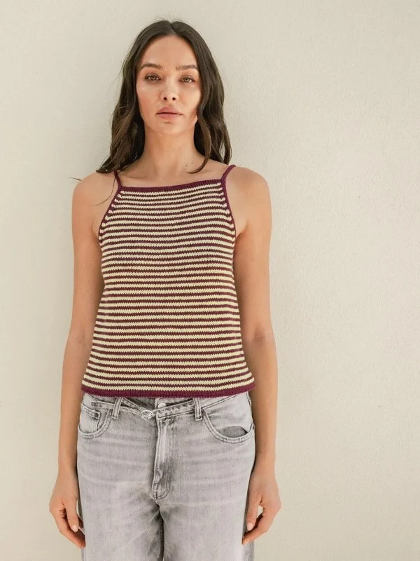 Erbjudandepris "WEST SINGLET" stickad i Mandarin Petite och Tynn Line 2504-8