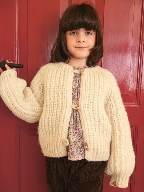 "CHUNKY JACKET JUNIOR" stickad i Fritidsgarn och KOS 2501-6 Beställ nu
