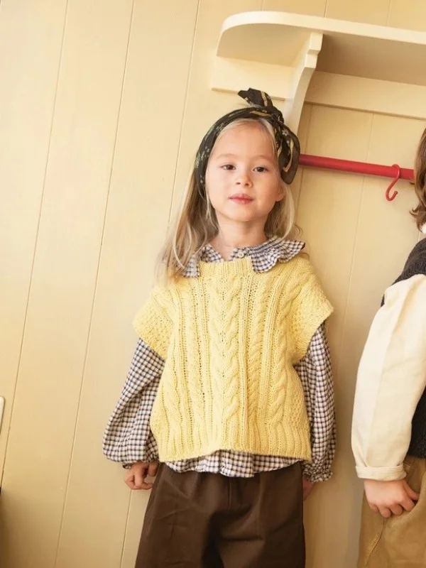 "CORA SLIPOVER JUNIOR" stickad i Duo 2501-4 Nyhet