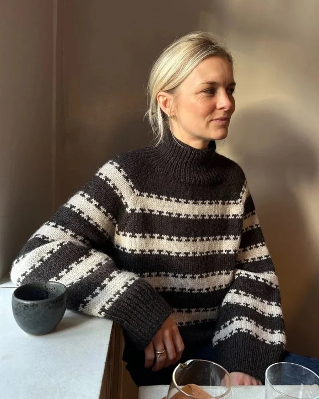 "Key Sweater" stickad i en tråd Peer Gynt och en tråd Alpakka Följetråd Rabatt