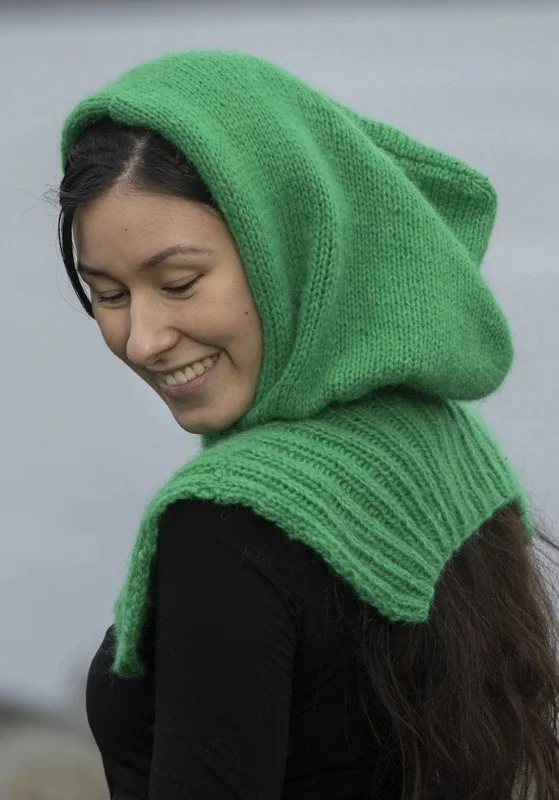 "Balaklava" stickad i Alpaca Bris ingår i Katalog 2310 Rea