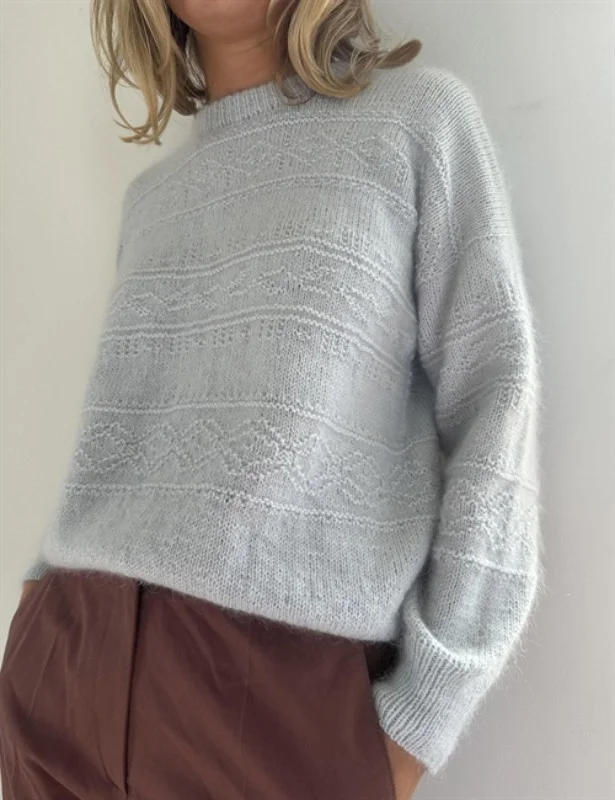 Rabatter "Porcelain Damask Sweater" stickad i sunday och Tynn Silk Mohair, mönster från Leknit
