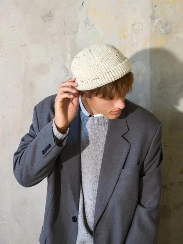 Begränsat erbjudande "HIPSTER BEANIE" stickad med en tråd Alpakka Ull och en tråd Alpakka Följetråd. 2412-6