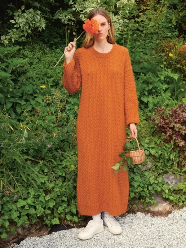 Populär "BONNIE DRESS" stickad i en tråd Sunday och en tråd Tynn Silk Mohair 2409-11