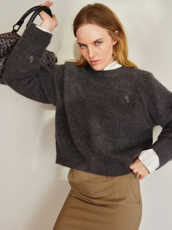 Utförsäljning "SAMMY SWEATER" stickad med en tråd Sunday och en tråd Tynn Silk Mohair 2409-2