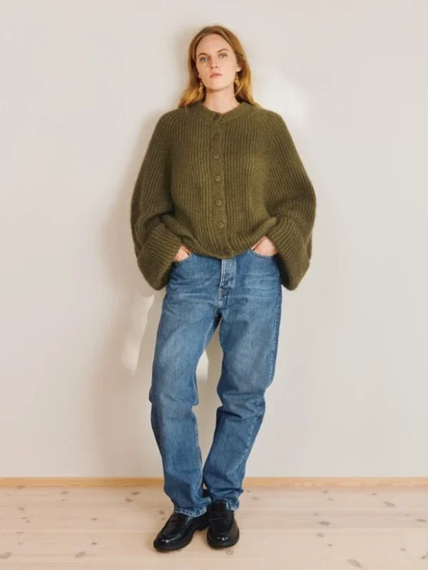 Sista chansen "PENNY CARDIGAN" stickad med en tråd Tynn Peer Gynt och en tråd Tynn Silk Mohair 2409-3