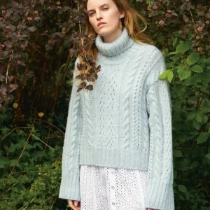 "CORNELIA SWEATER" stickad i en tråd Alpakka Ull och en tråd Tynn Silk Mohair 2409-5 Handla nu