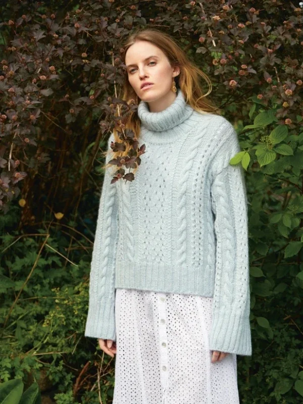 "CORNELIA SWEATER" stickad i en tråd Alpakka Ull och en tråd Tynn Silk Mohair 2409-5 Handla nu