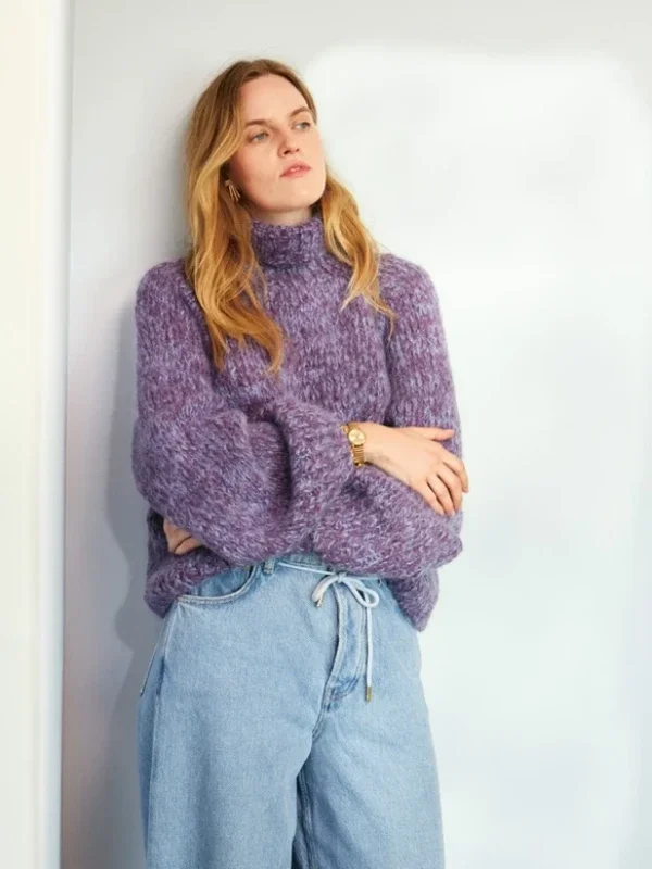 Lägg i varukorgen "NOA SWEATER" stickad med en tråd Ballerina Chunky och en tråd Borstad Alpakka 2409-6