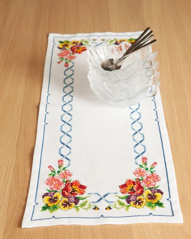 Sommarblommor med blå ram - löpare Bästa pris