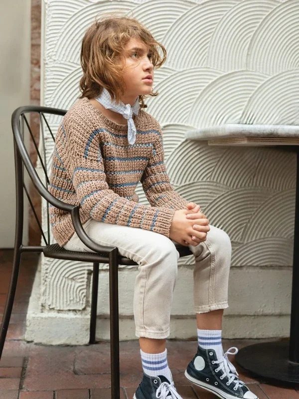 Köp nu "SEBBE SWEATER JUNIOR" stickad i Mandarin Petit och Line 2405-3
