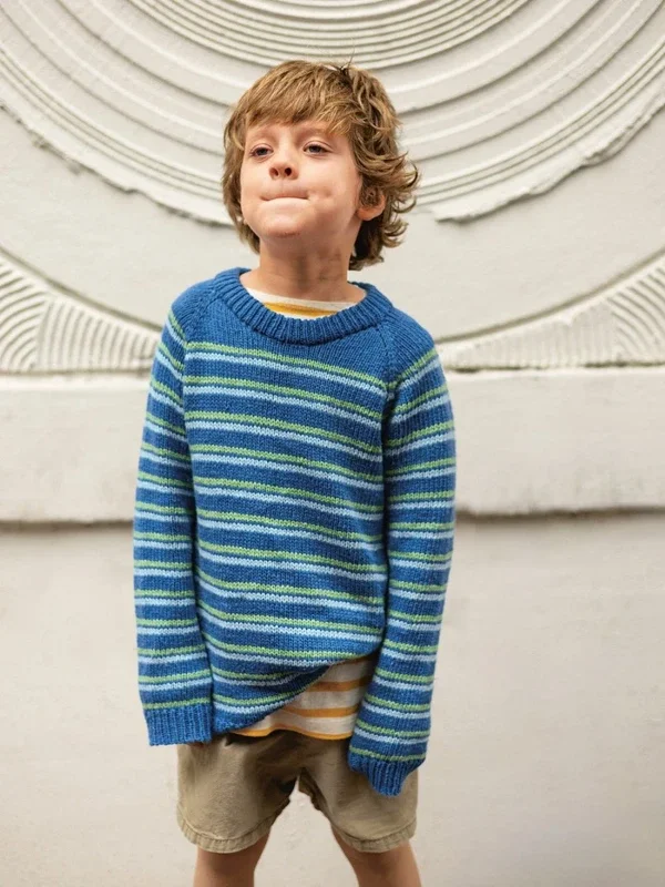 "COLLIN SWEATER JUNIOR" stickad med två trådar Tynn Line stickas uppifrån och ned 2405-7 Rabatt