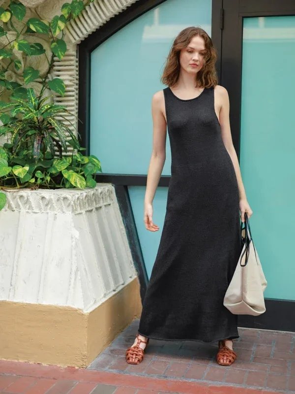 Sänkt pris "SIA DRESS" stickad i Tynn Line 2404-3