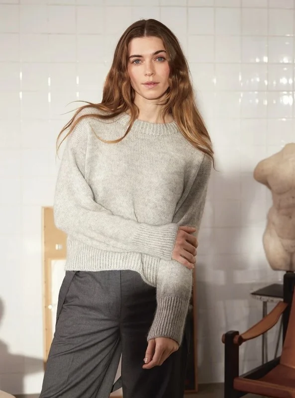 ”HEATHER SWEATER” stickad i 1 tråd Tynn Silk Mohair och 1 tråd Tynn Peer Gynt 2403-13 Fri frakt