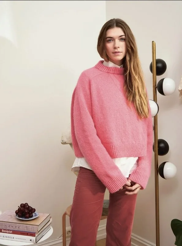 Köp online ”WENDY SWEATER” stickas med 1 tråd Sunday och 1 tråd Tynn Silk Mohair 2403-11