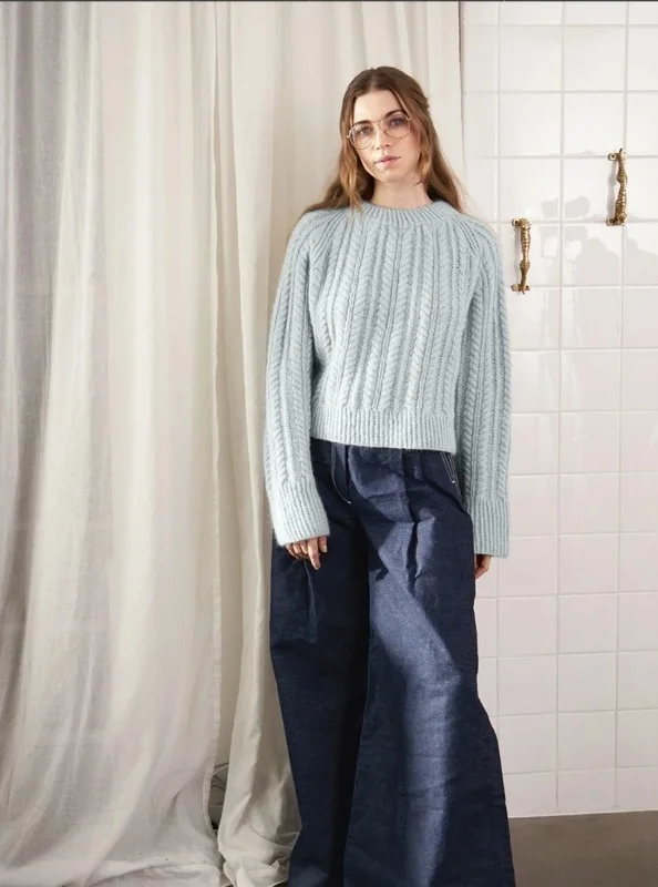 ”KAJA SWEATER” stickad med 1 tråd KOS och 1 tråd Tynn Silk Mohair 2403-10 Fri frakt