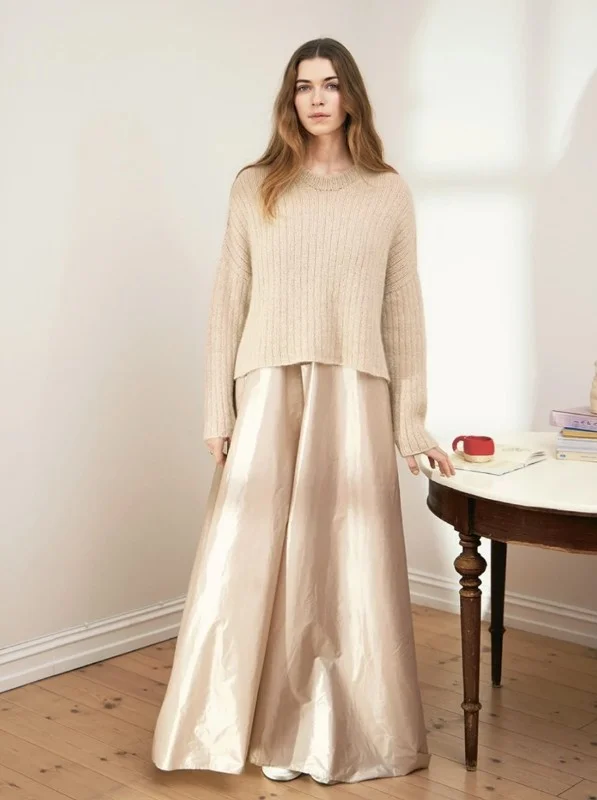 ”HILDA SWEATER” stickad med en tråd Sunday och en tråd Tynn Silk Mohair 2403-4 Begränsat erbjudande