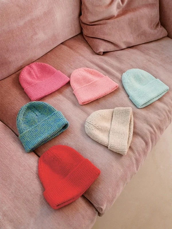 "MUST-HAVE BEANIE JUNIOR" stickad i två trådar Sunday, 8B Rabatter