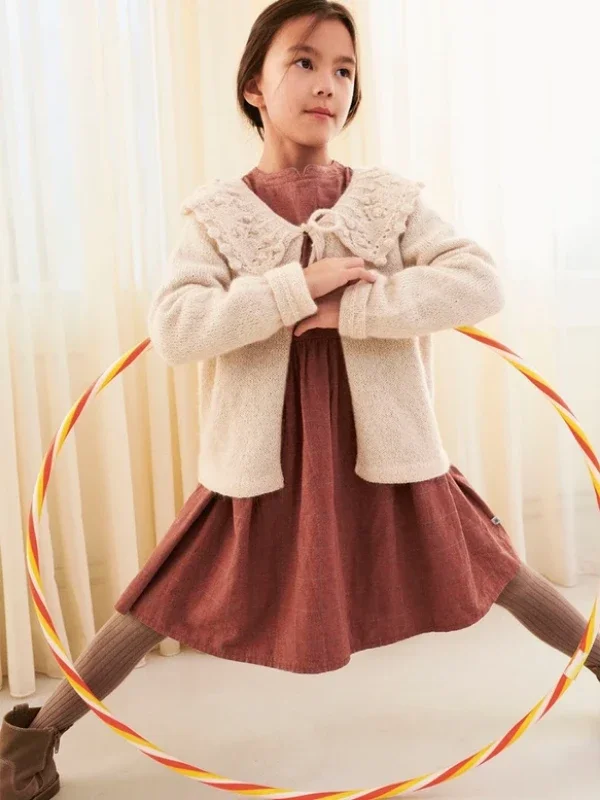 Bästa pris "LILLY BLOUSE JUNIOR" stickad med en tråd Tynn silk Mohair och 1 tråd Alpakka Följetråd, nr. 7