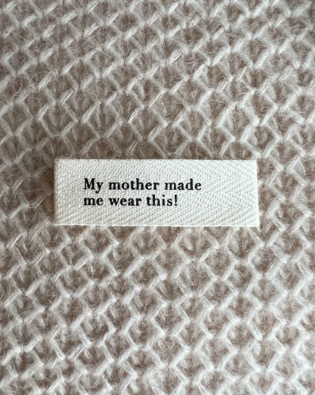 "MY MOTHER MADE ME WEAR THIS!"-LABEL Köp nu