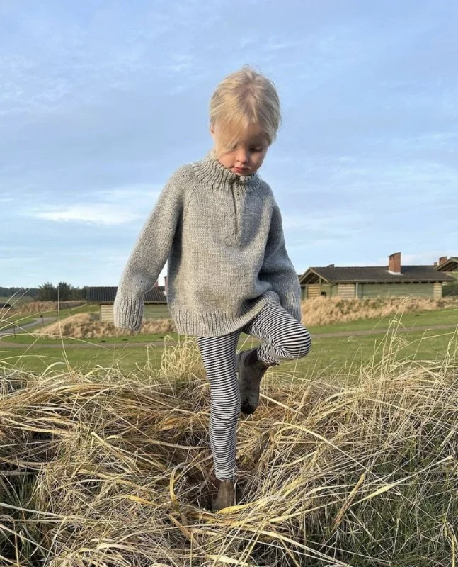”ZIPPER SWEATER LIGHT - JUNIOR” i Peer Gynt Bästa pris