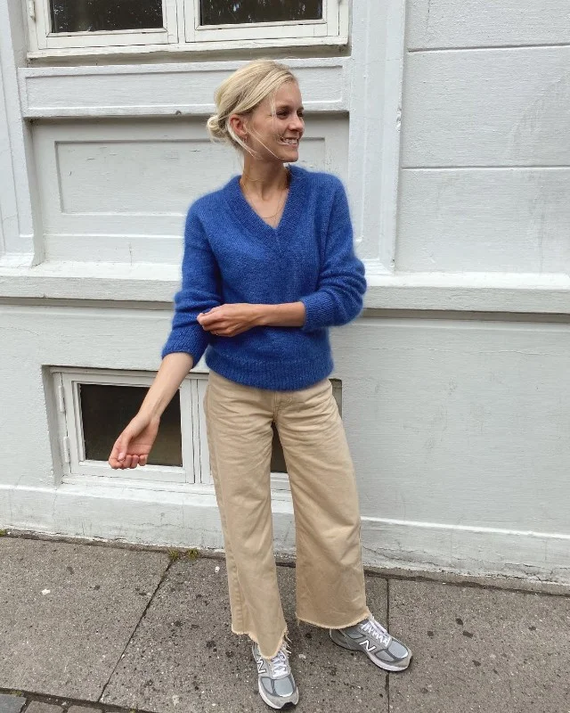 Stockholm Sweater V-Neck från PetiteKnit Erbjudande