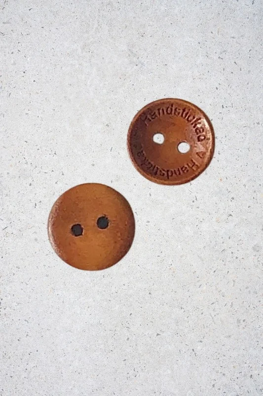 Billig Knapp Cognac "Handstickad" 15mm