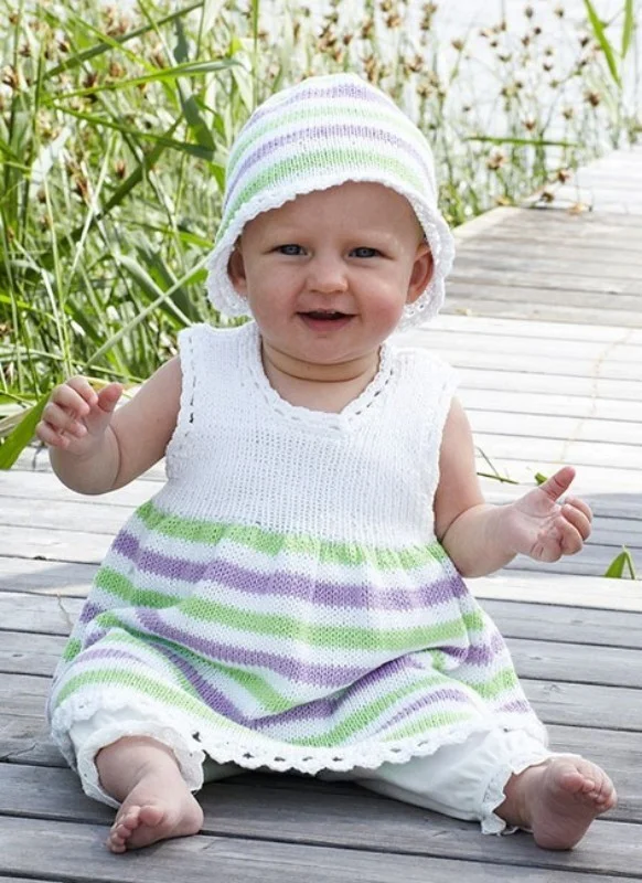 Sista chansen Stickmönster till babyklänning och mössa i Lisa 8/4