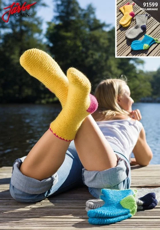 Sockor i virkad nålbindning i Mellanraggi Fri frakt