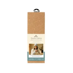 DMC Mindful Making Stickkit Mössa och Handledsvärmare Lägg i varukorgen