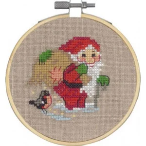 I lager Permin Broderikit Nisse julklappssäck Ø10cm