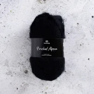 Svarta Fåret Brushed Alpaca Garn 01 Kolsvart Lägg i varukorgen