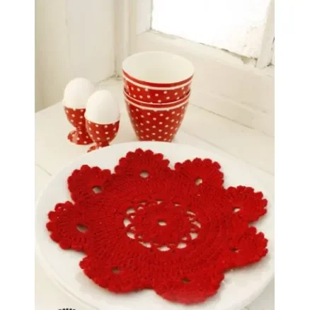 Christmas Dinner by DROPS Design – Bordstablett Virk-mönster 24 cm Billigare
