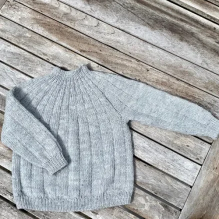 Lågt pris Sevenone Sweater Mini by Knit by Nees – Garnpaket till Sevenone Sweater Mini Storlek 0 månader – 3 år