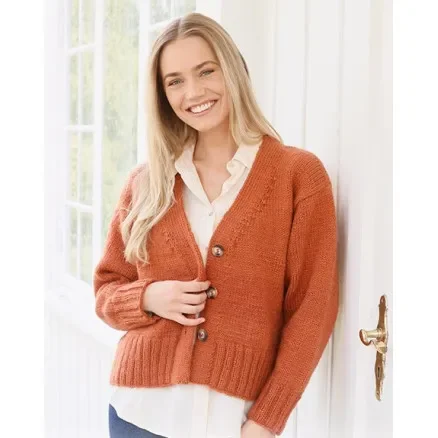Glazed Orange by DROPS Design – Cardigan Stickmönster str. XS – XXL I lager
