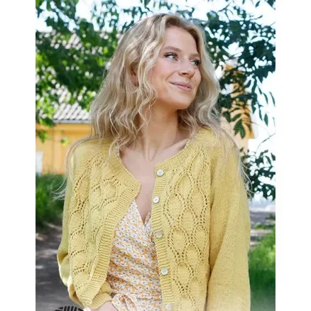 Queen Bee Cardigan by DROPS Design – Cardigan Stickmönster str. S – XXXL Begränsat antal