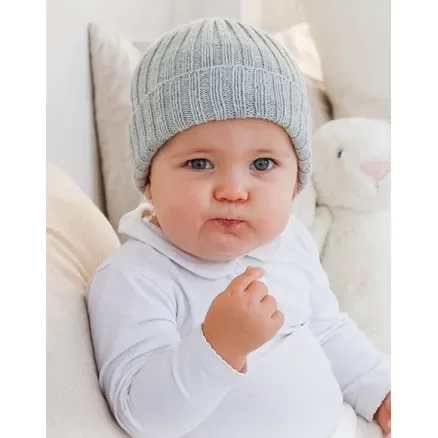 Billigare Little Pearl Hat by DROPS Design – Baby Mössa Stickmönster str. 0/1 mån – 3/4 år