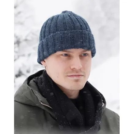 Icebound Hat by DROPS Design – Mössa Stickmönster str. S/M – L/XL I lager
