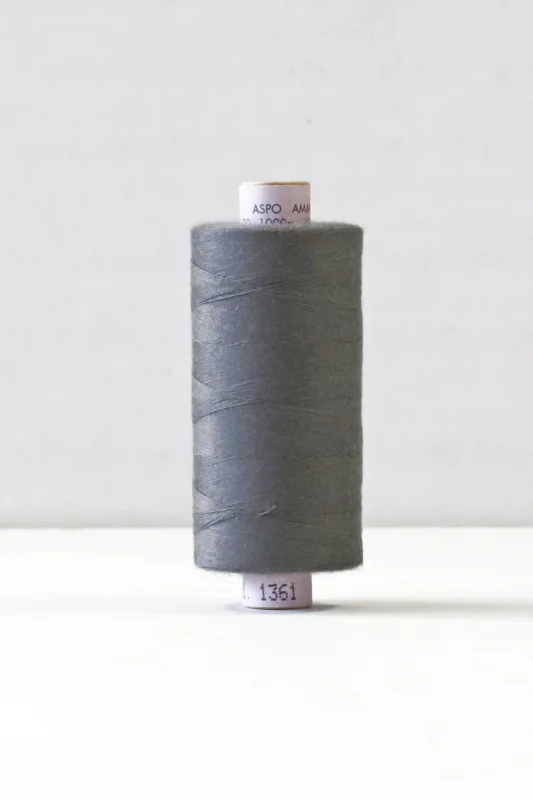 Fynd Amann Aspo Sytråd Polyester 1000 m – Färg 1361