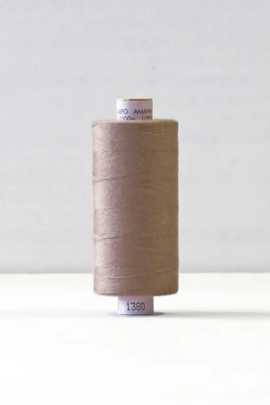 Amann Aspo Sytråd Polyester 1000 m – Färg 1380 Populärt val