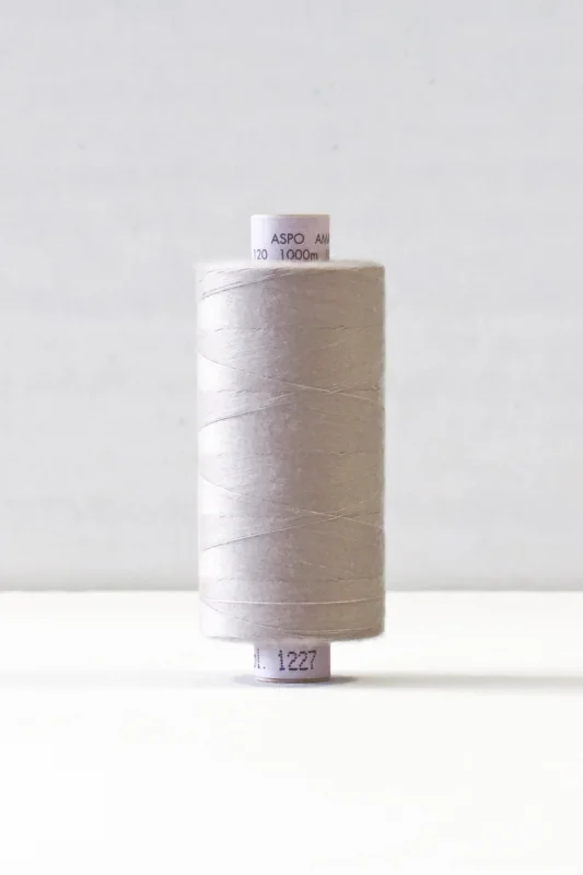 Amann Aspo Sytråd Polyester 1000 m – Färg 1227 Kampanj