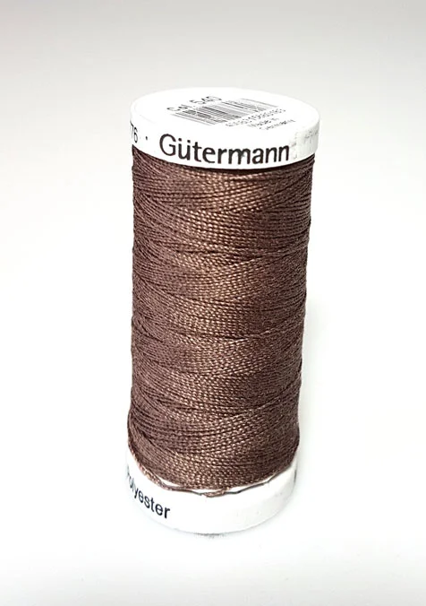 I lager Gütermann – Extra stark sytråd -540 Brun